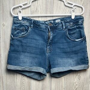 KanCan Blue Jean Shorts with Cuffed Hem Kurvey Mid Rise Size 31